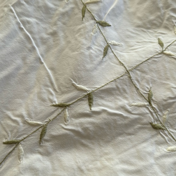 Margaret Muir Other - Margaret Muir Embroidered Cotton Duvet and Pillow Shams. Queen. UC